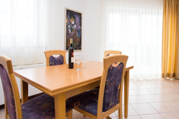 1 Bedroom Apartment with balcony