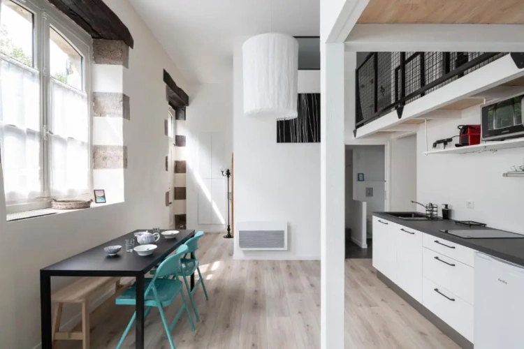 2 Bedrooms Apartment
