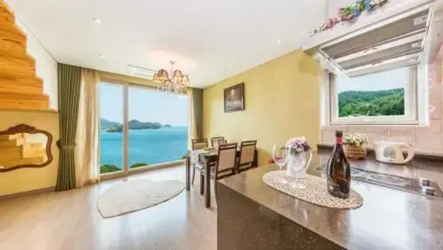 Geoje For bridge pension