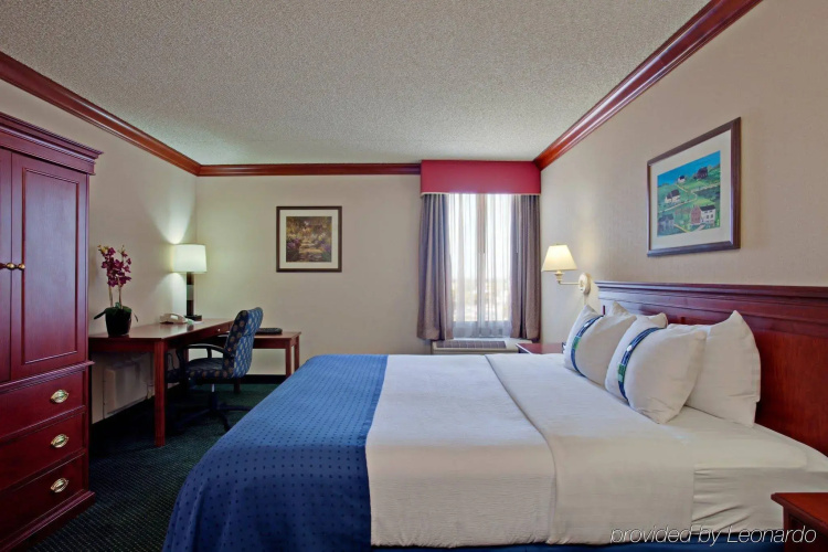 Holiday Inn La Mirada – Buena Park by IHG