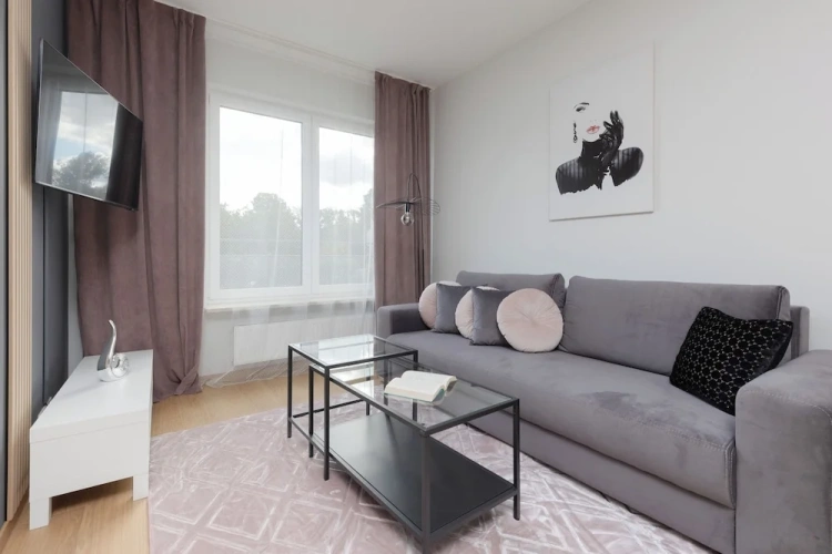 2 Bedrooms Apartment