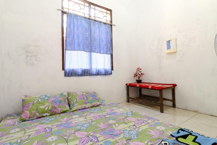 Bed in Dorm