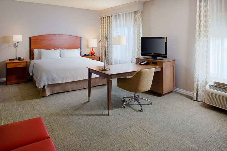 Hampton Inn & Suites Lancaster