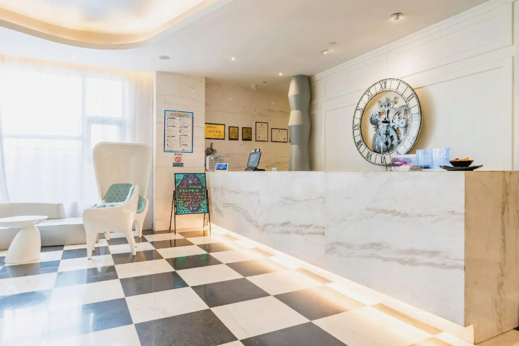 Orange Hotel Select