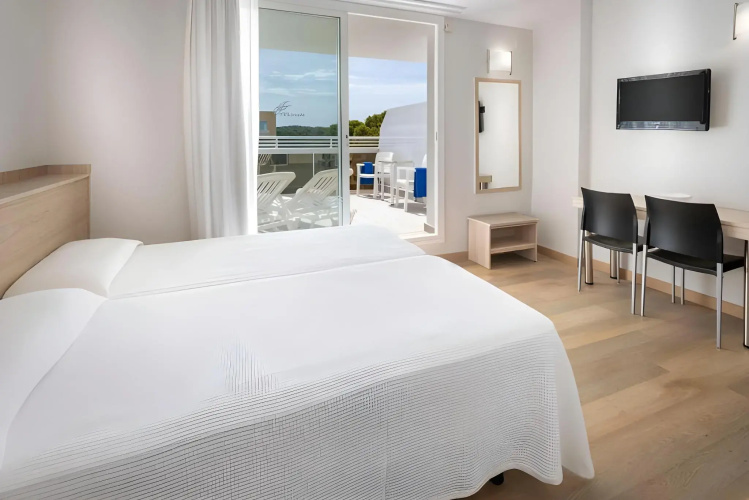 Ponient Aparthotel Marinada