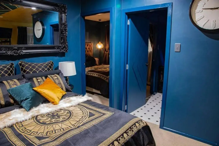 HOH - Hazel's Boudoir