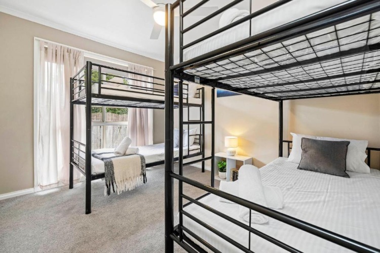 3 Bedrooms Cottage