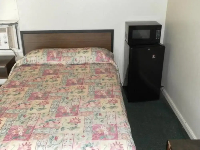 Tidewater Motel