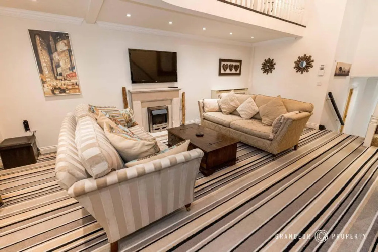 Stunning Sea View 2 Bed Triplex Apt Terrace Free Parking
