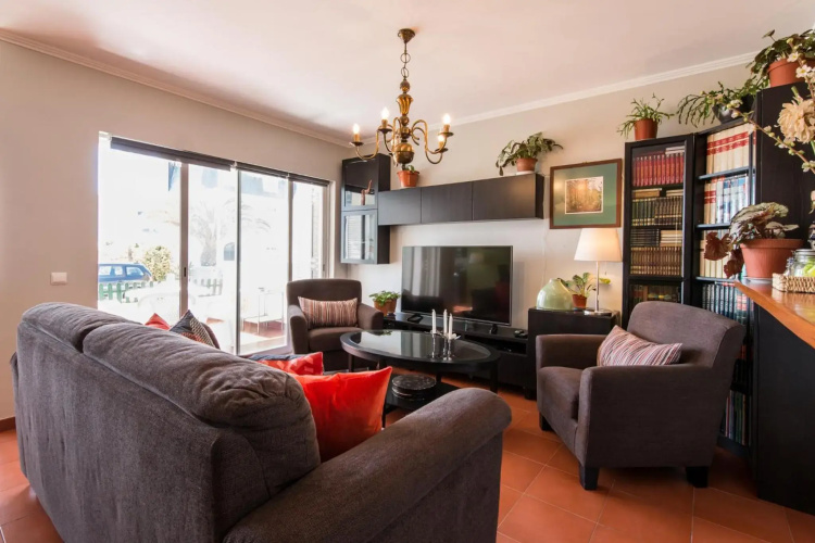 "HomeySuite" in Estoril Beach Apartment