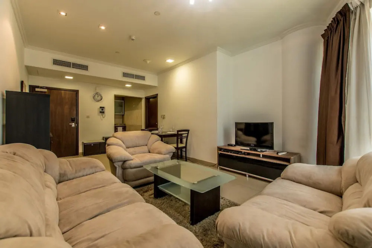 JLT - Goldcrest Executive 1 Cluster C