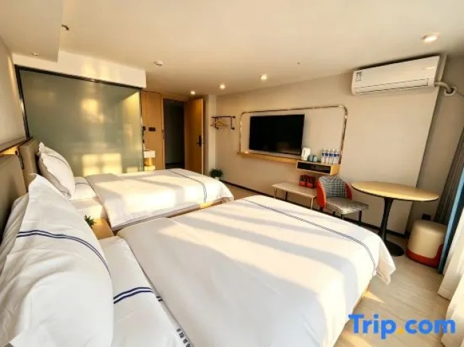 Standard Double room with view
