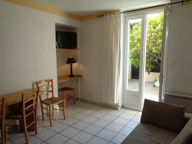 Family Apartment with garden view