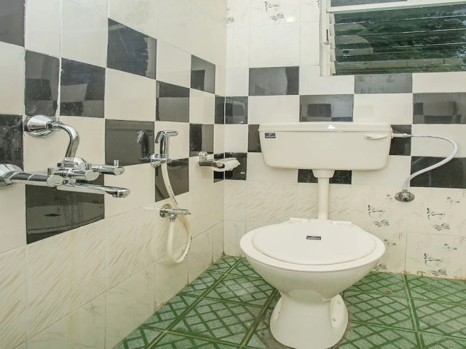 OYO 14430 Sunshine Grand