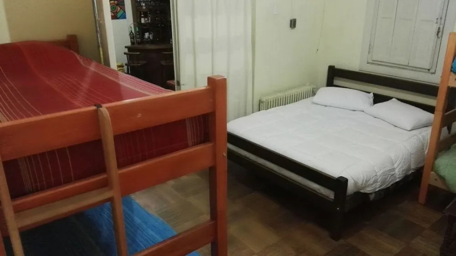 Hostel de'l Tata