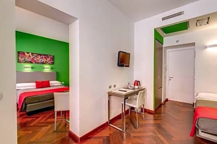 Standard Triple room