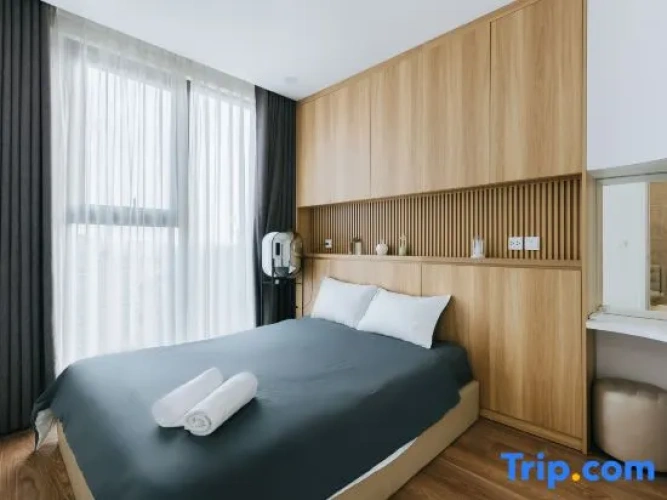 1 Bedroom Apartment with city view