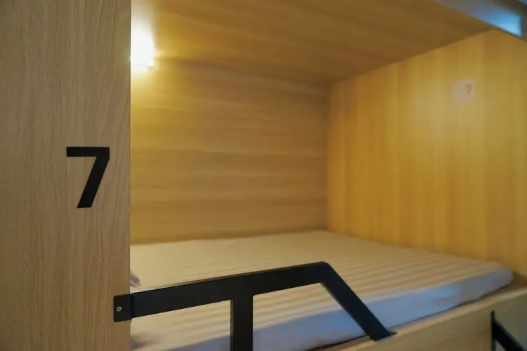 Waveflo Hostel