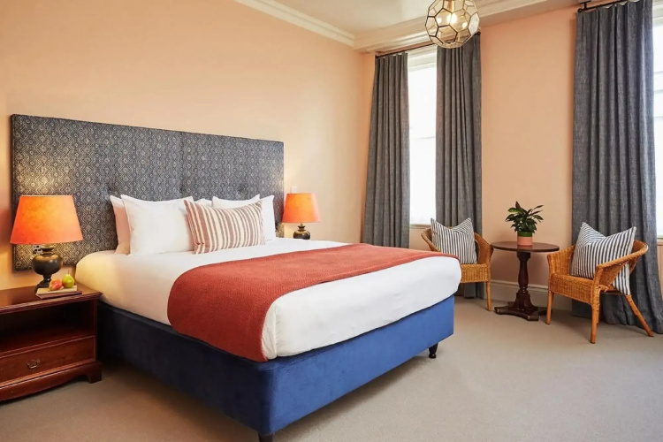 Green Dragon Hotel