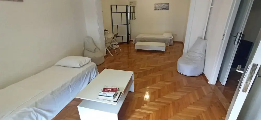 2 Bed Flat - Sleeps 5 - Parking - Wifi