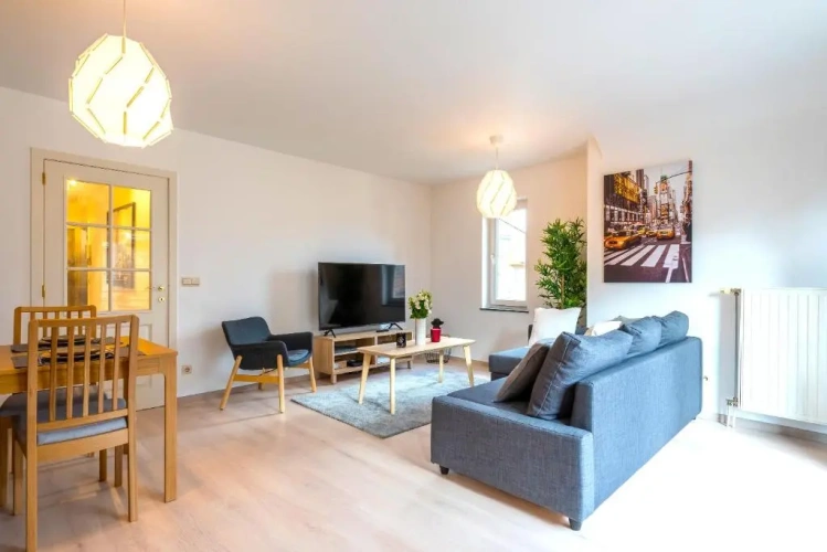 3 Bedrooms Apartment