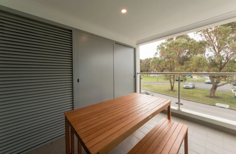 Lakeview Suite 05