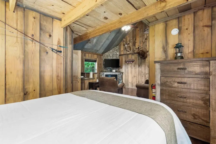 Antlers Point - Cabin for 4