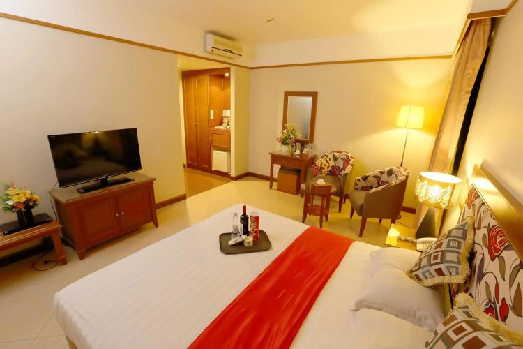 Maximillian Hotel