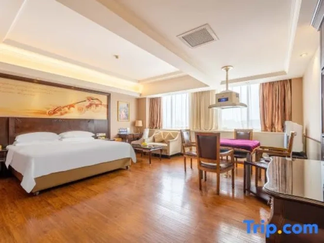 1 Bedroom Deluxe Double Suite with view