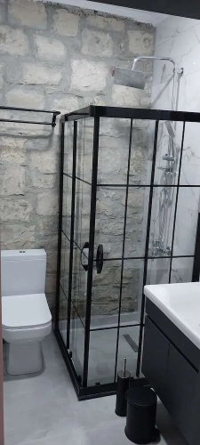 Chakra Vourla Hotel