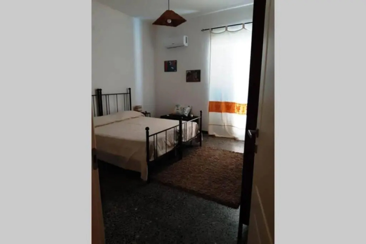"Persiane blu" ampio appartamento in centro storico a Teulada