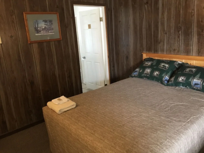 Rustic Inn Motel