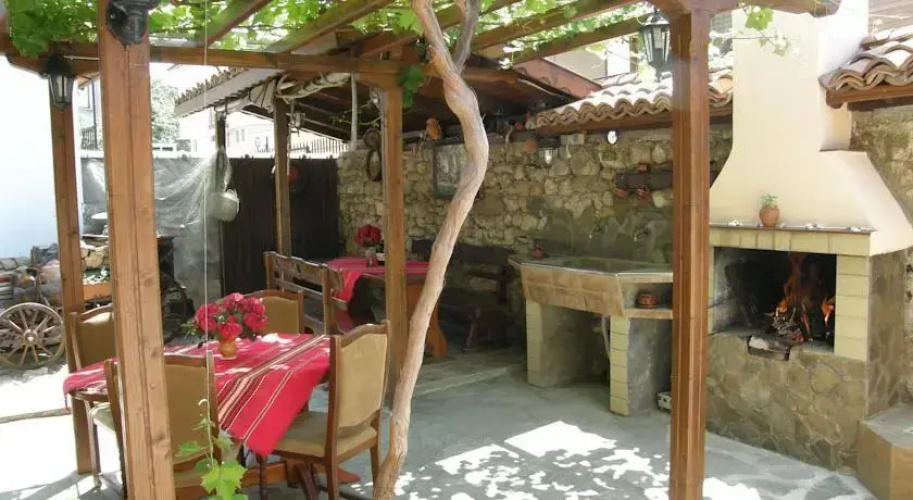 Emona Guest House