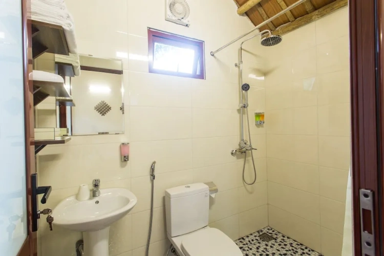 1 Bedroom Standard Triple Family room with garden view