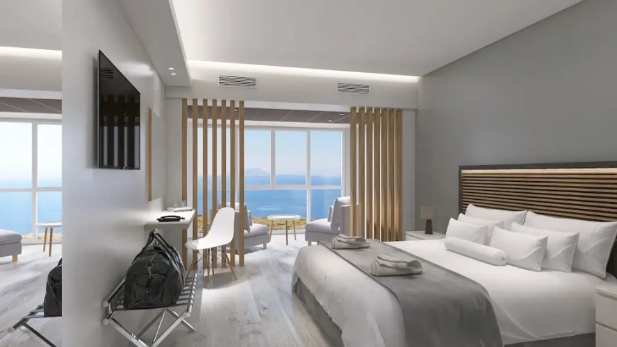 Junior Suite with balcony and with partial sea view