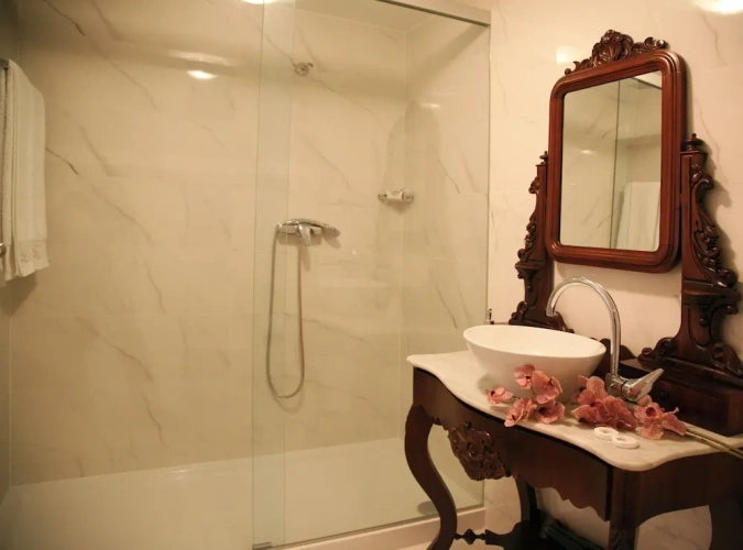 Standard Double room with partial sea view
