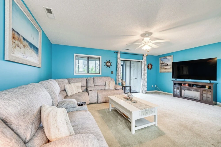 2 Bedrooms Apartment