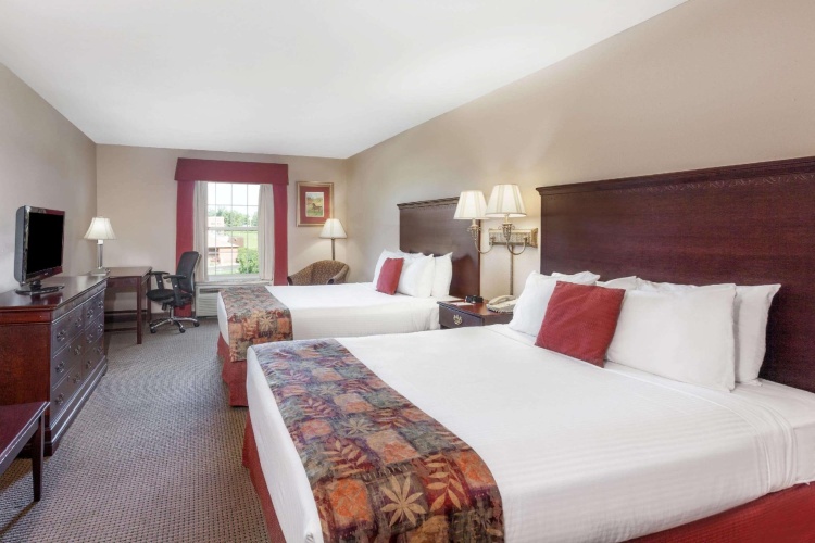 Standard Quadruple room