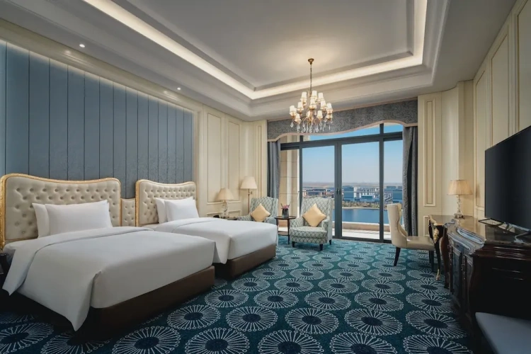 Standard Quadruple Club room with balcony and with lake view