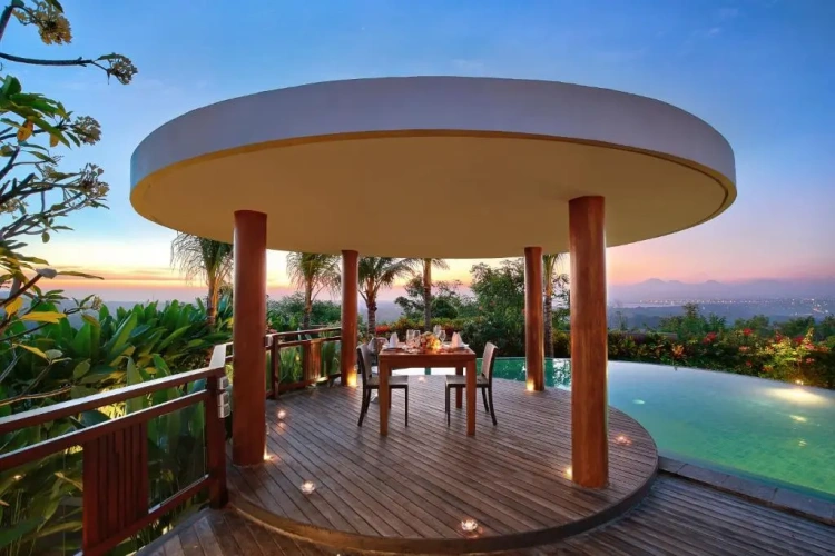Villa with balcony and with view