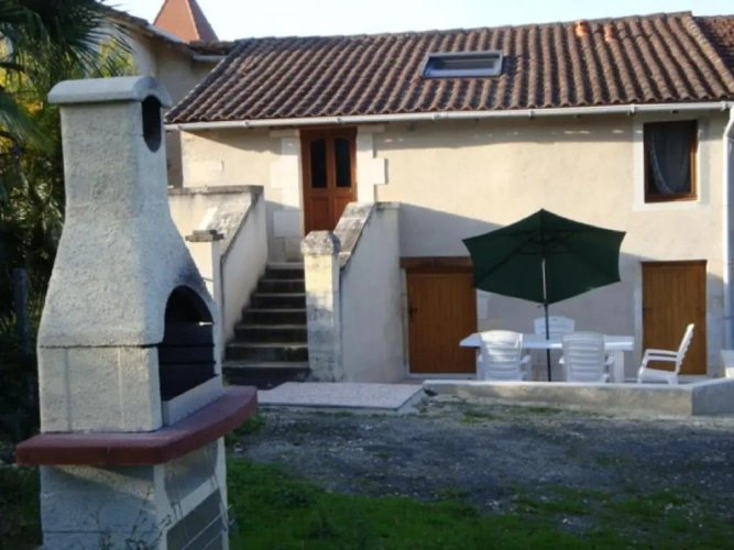 2 Bedrooms Cottage