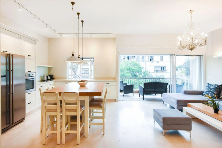 Spacious 2BR in Ben Gurion blvd by HolyGuest