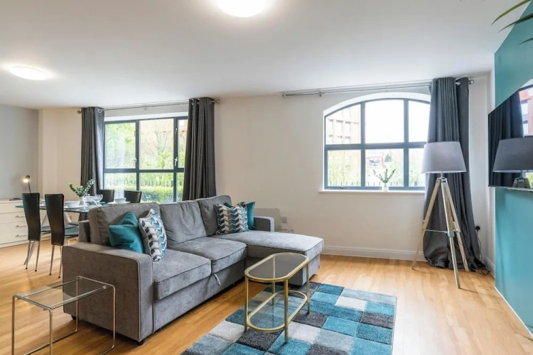 2 Bedrooms Business Apartment
