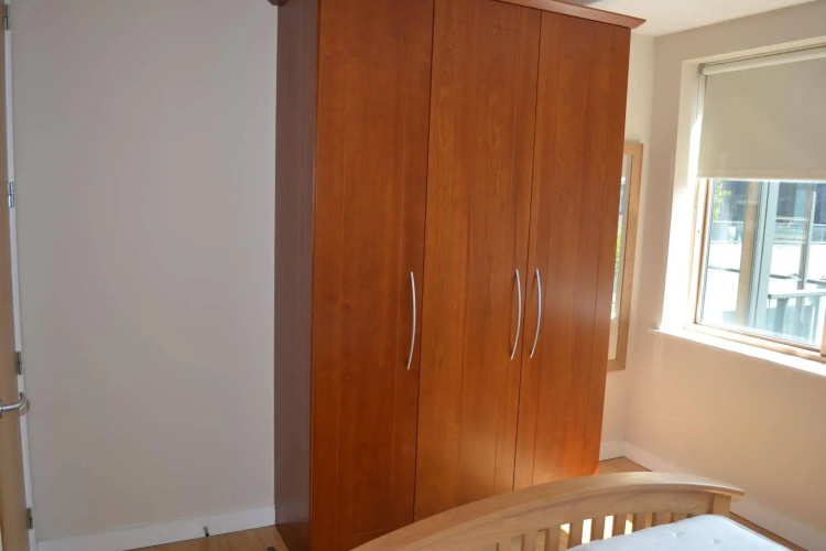 Hanover Dock Apartment