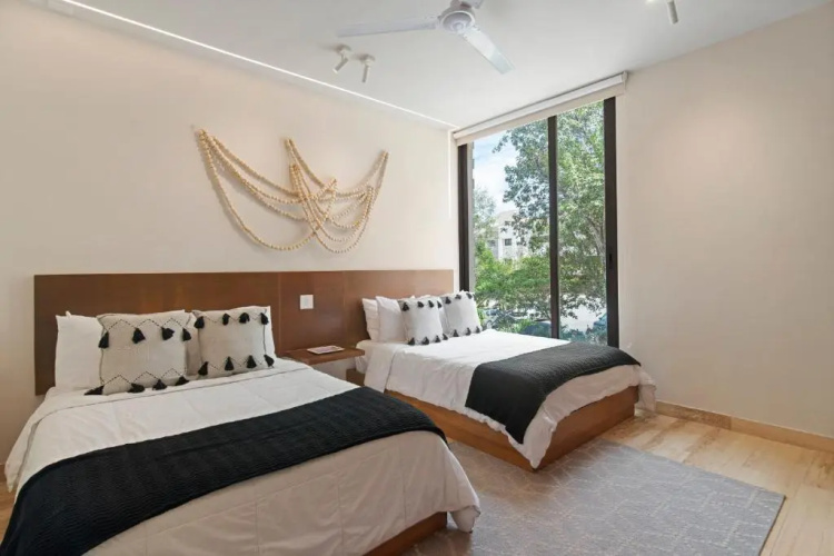 205 Perfect Location 3 bedrooms Apartment