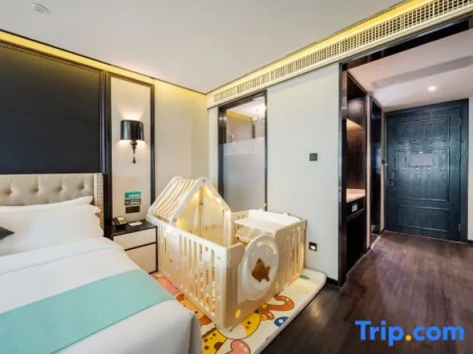 Deluxe Twin Family room