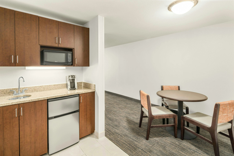 Holiday Inn Express Hotel & Suites Wilmington-Newark photo 30