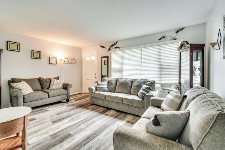 2 Bedrooms Apartment