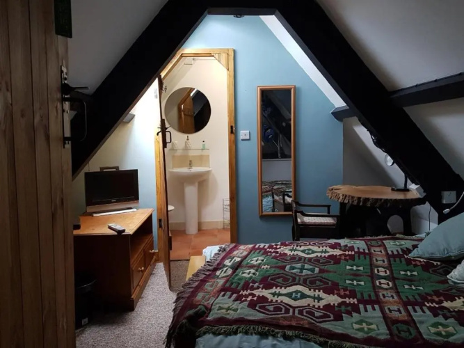 James John Hamilton House and backpacker hostel