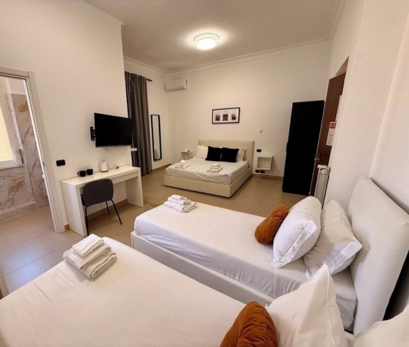 Comfort Quadruple room with balcony